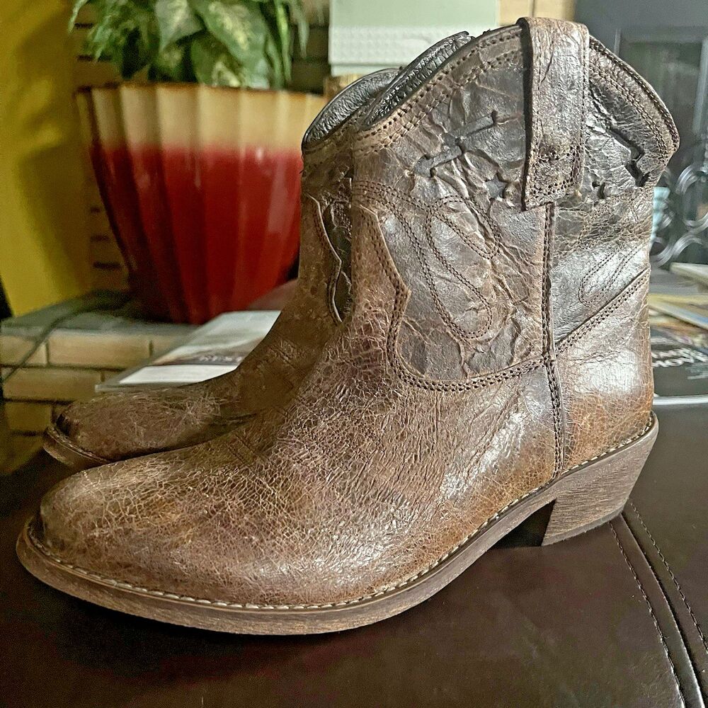 STEVEN BY Steve Madden Women Vested Brown Distressed Cowboy Ankle Boots Size 7.5